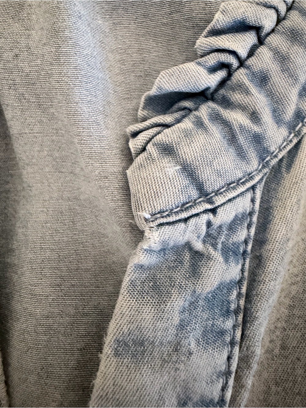 Jane + Delancey Chambray Ruffle Blouse | M | 100% Lyocell Button Front - Picture 7 of 9